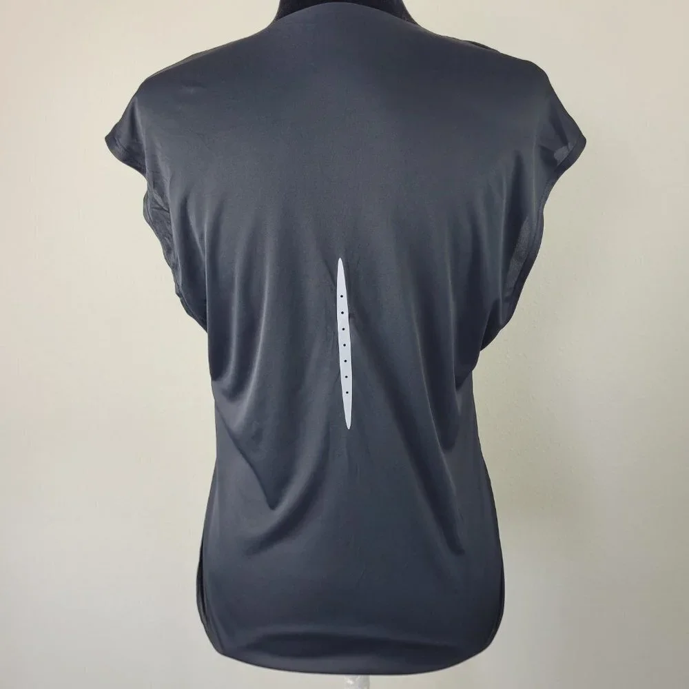 Nike Dri fit woman’s black lightweight active y-shirt size S